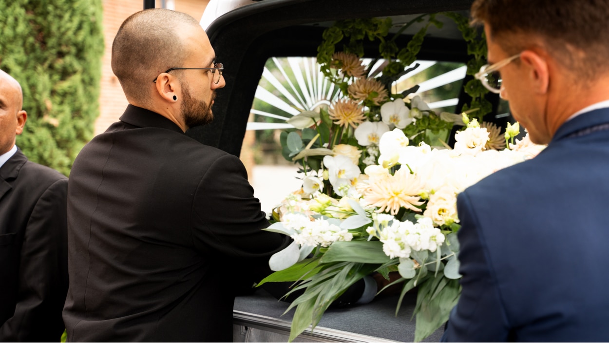 pompes funèbres gimenez obsèques corbillard cercueil fleurs enterrement